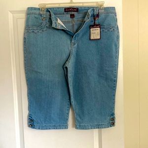 Glori Vanderbilt Capris